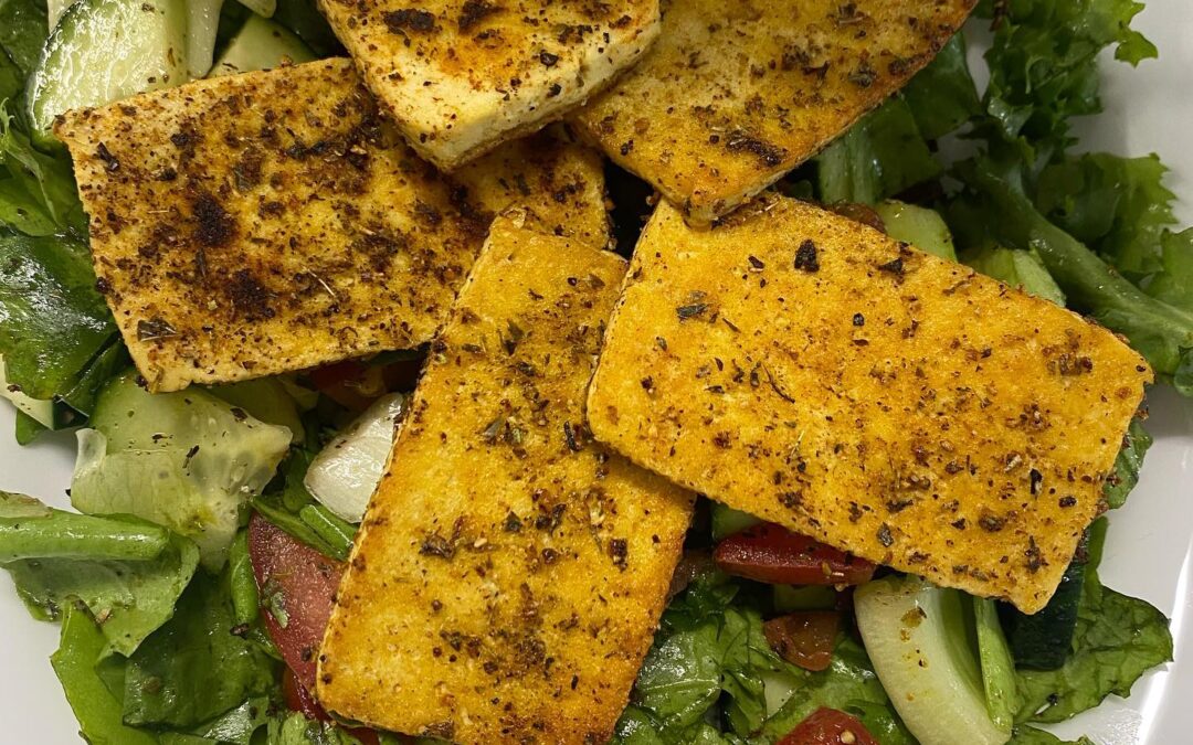 SAŁATKA Z GRILLOWANYM TOFU